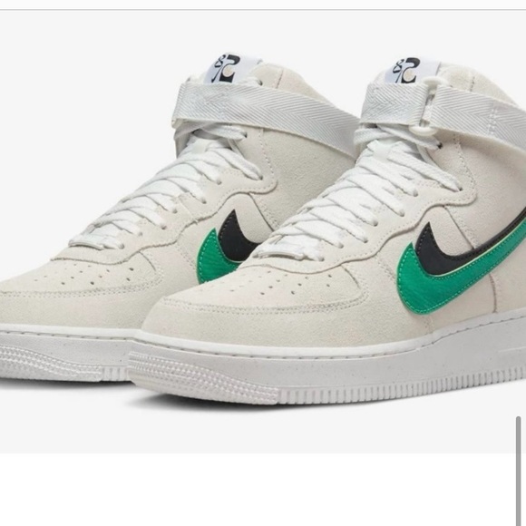 Nike Air Jordan 1 Mid shoes with a Suede & Leather - Picture 7 of 11